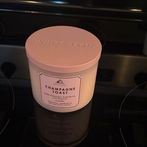 ! NEW ! Champagne Toast Bath and Body Works White Barn Candle